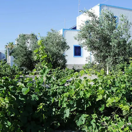 Kapetanios Apartment Perivolos (Santorini)