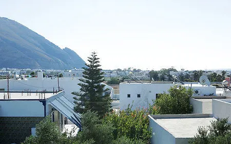 Kapetanios * Perivolos (Santorini)