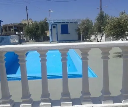 Kapetanios * Perivolos (Santorini)